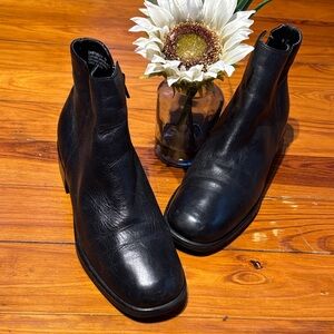 🛍️ Croft & Barrow Woman Black Leather Boots